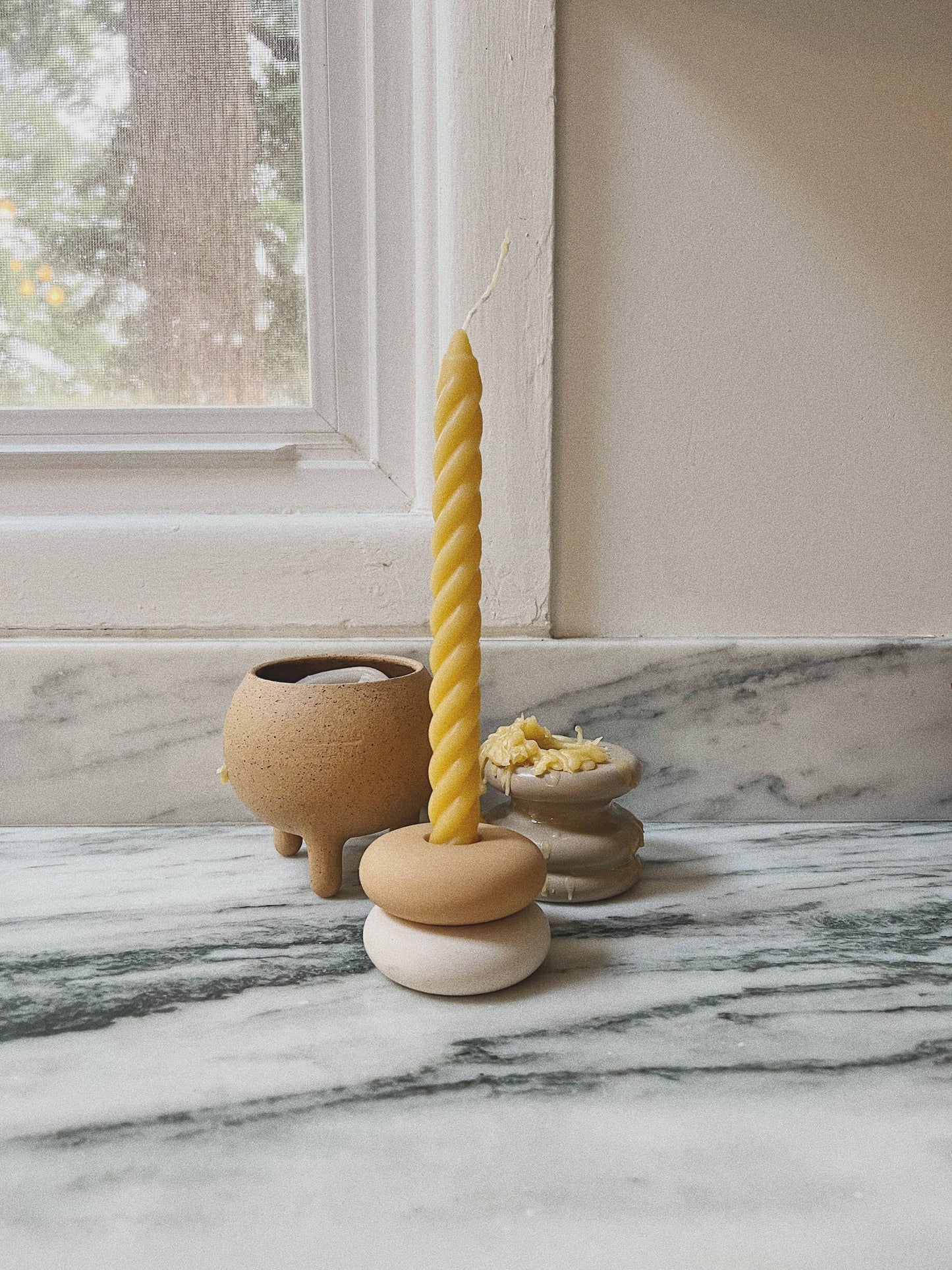 Pebble candle holder: Sand