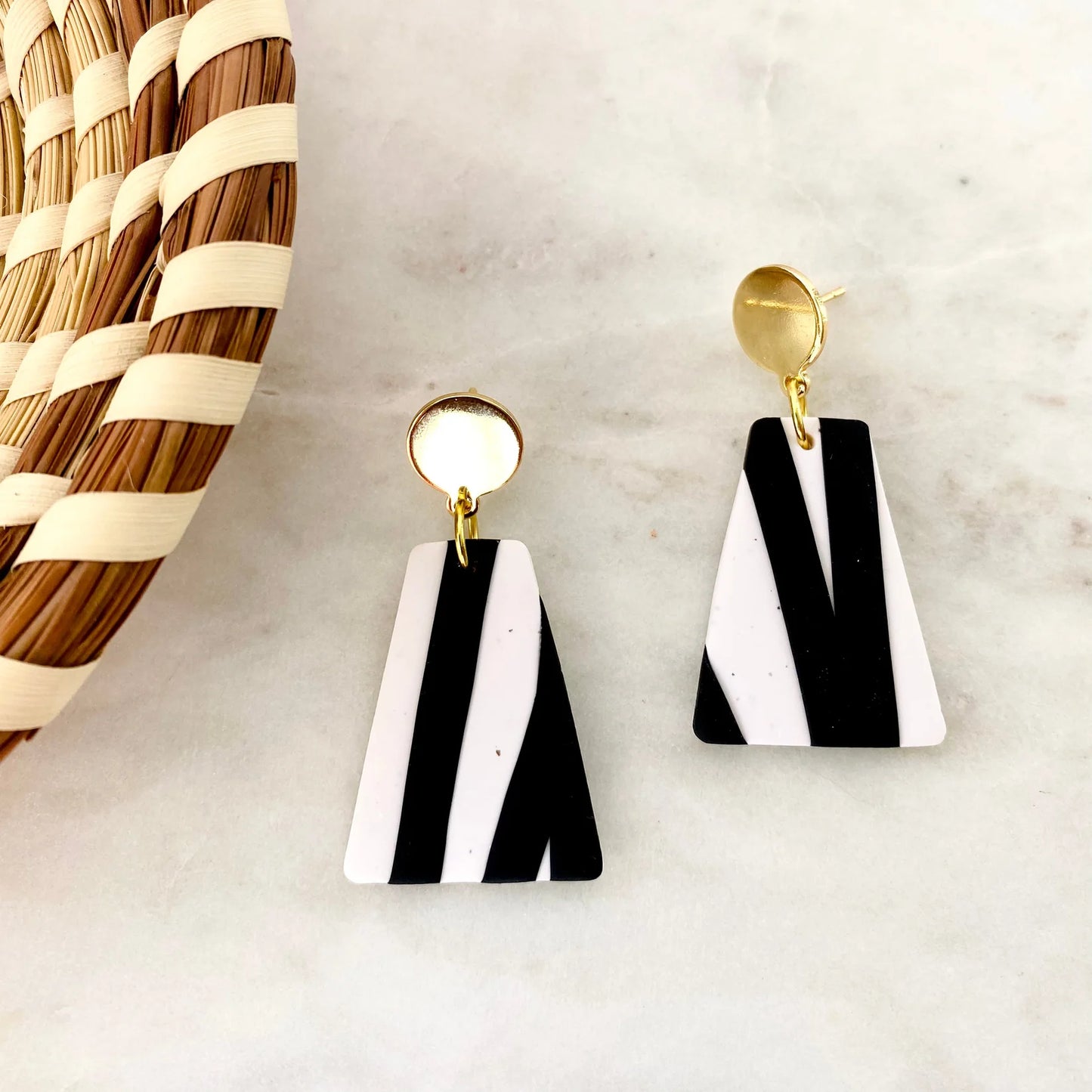 Lines Black & White BR Designs