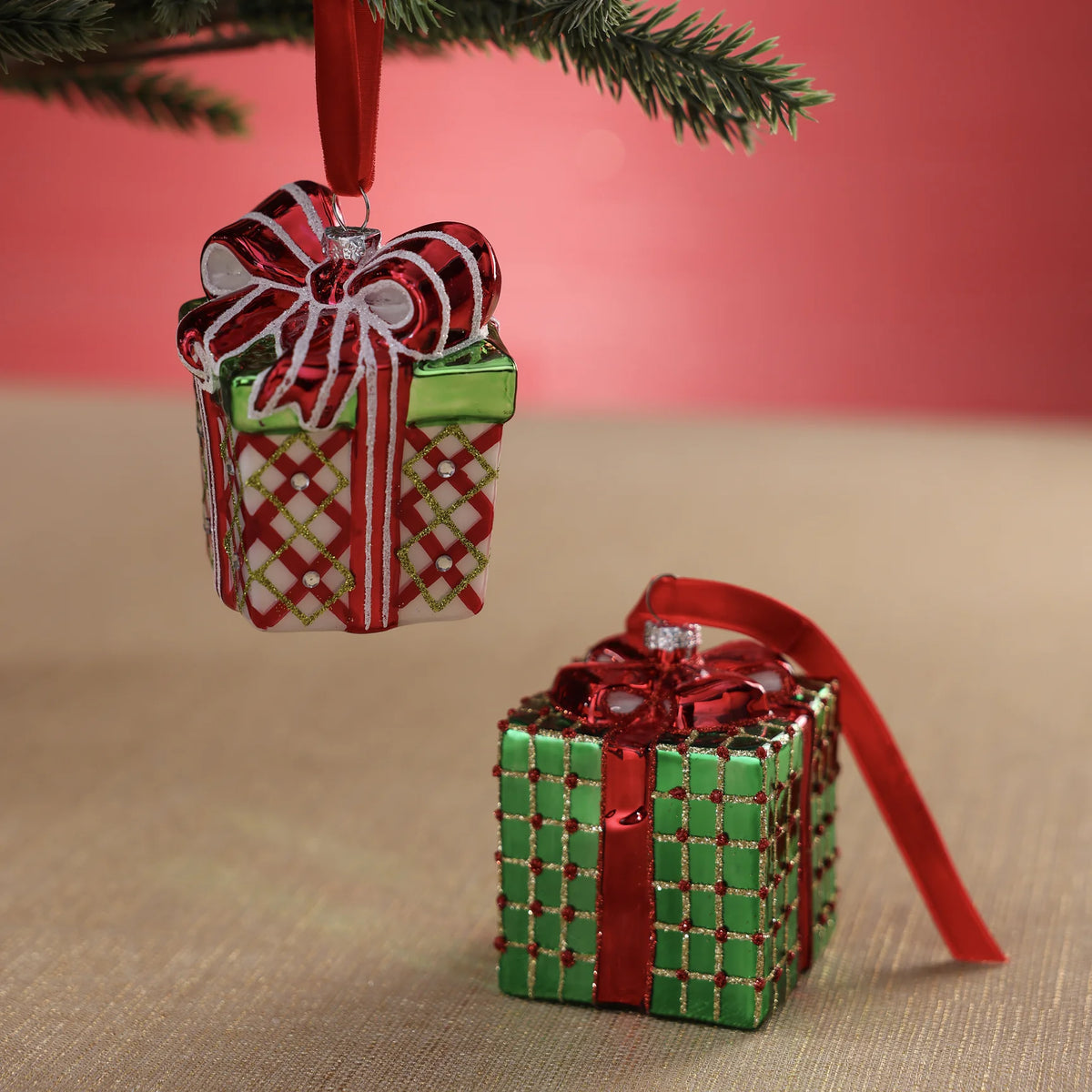 Glass Gift Box Ornament - Green