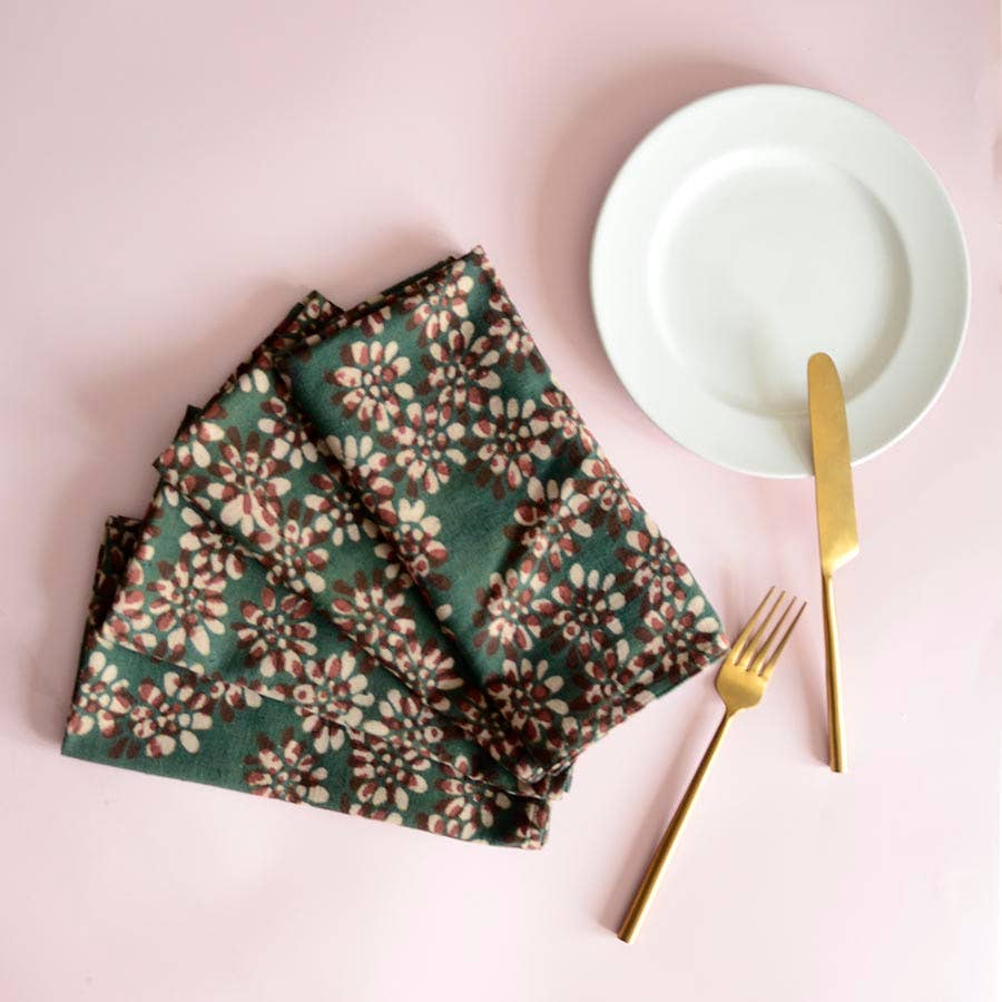 Amar Holiday Dinner Napkin Set of 4, Holiday Table Decor