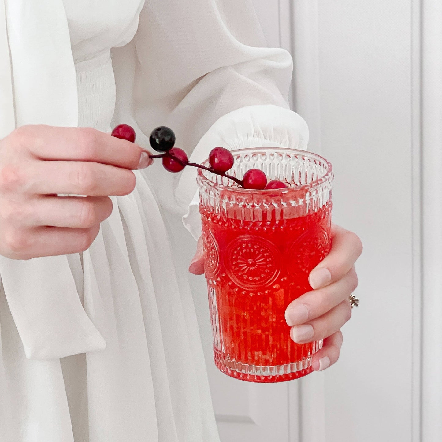 13 oz. Vintage Style Textured Drinking Glass