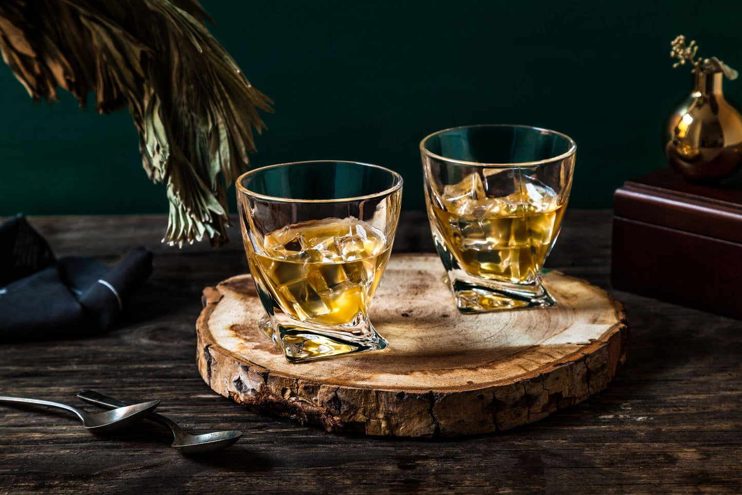 Atlas Crystal Whiskey Glass: Lead-Free Crystal