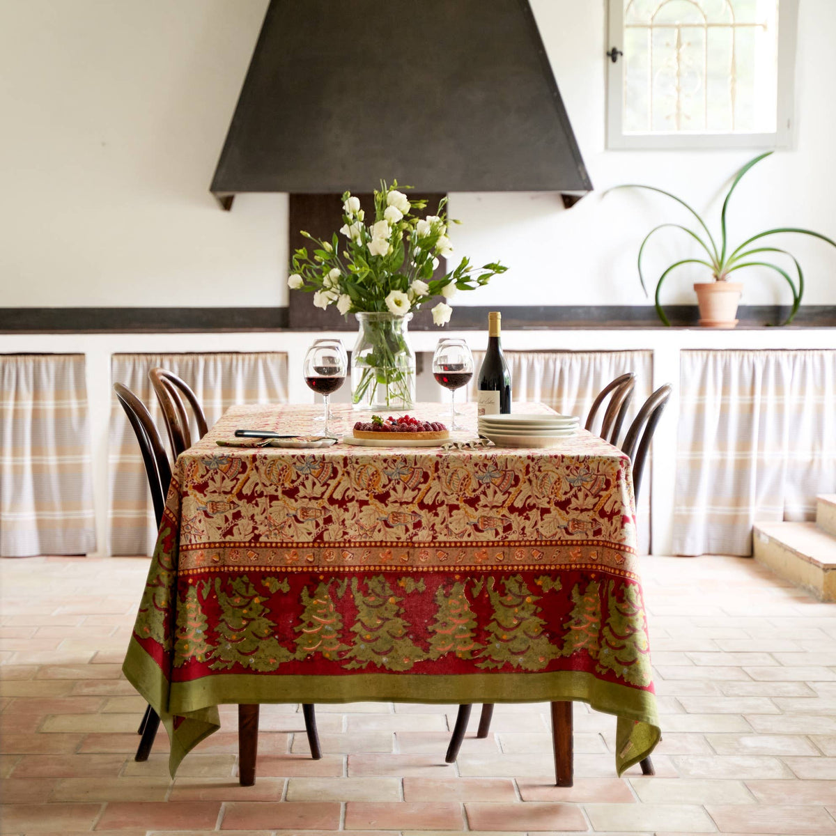 Noel Red & Green | French Tablecloths: 71" x 106"