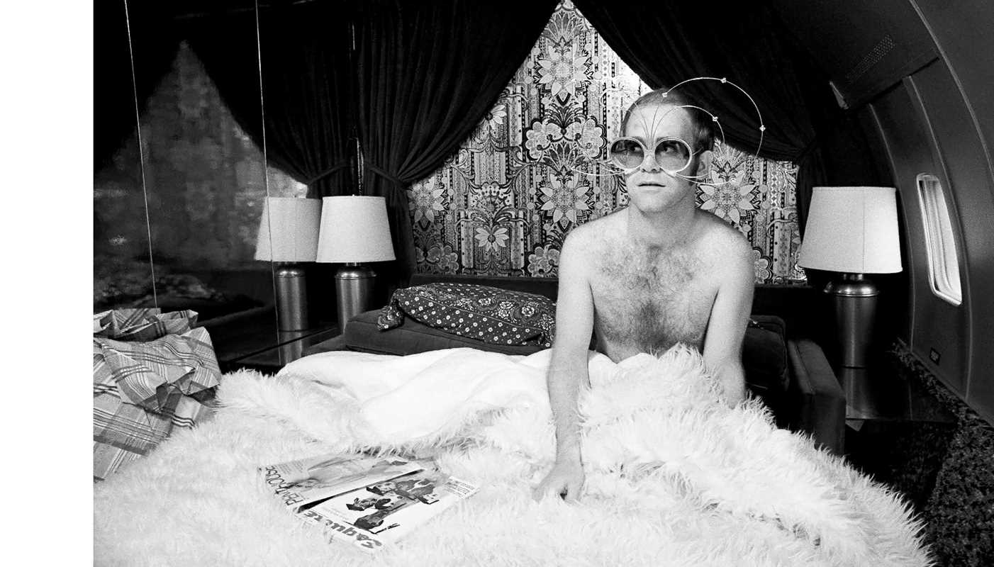Elton John: Icon by: Hardcover; 264 pages / English