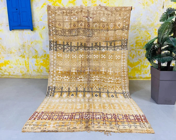 Vintage Moroccan Rug. 5.4x9.3 Beni Mguild